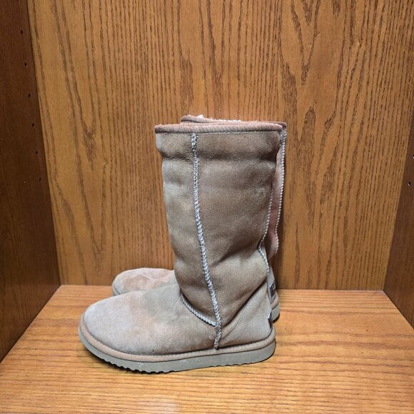 UGG Australia Classic Tall Women's Boots Chestnut Brown Shearling Size 7 - Picture 8 of 11